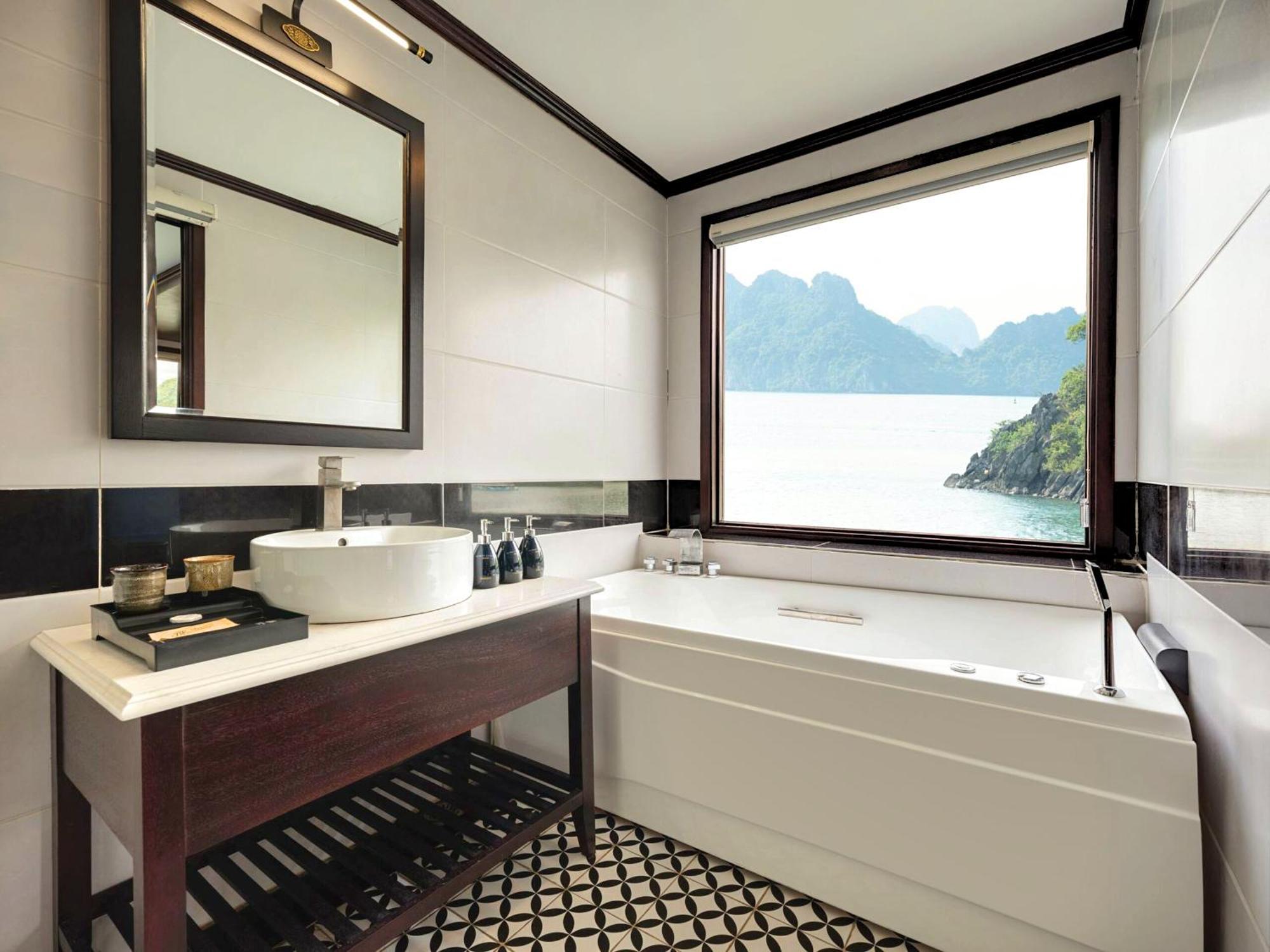 Le Journey Elegance Cruise Hotel Ha Long Eksteriør billede
