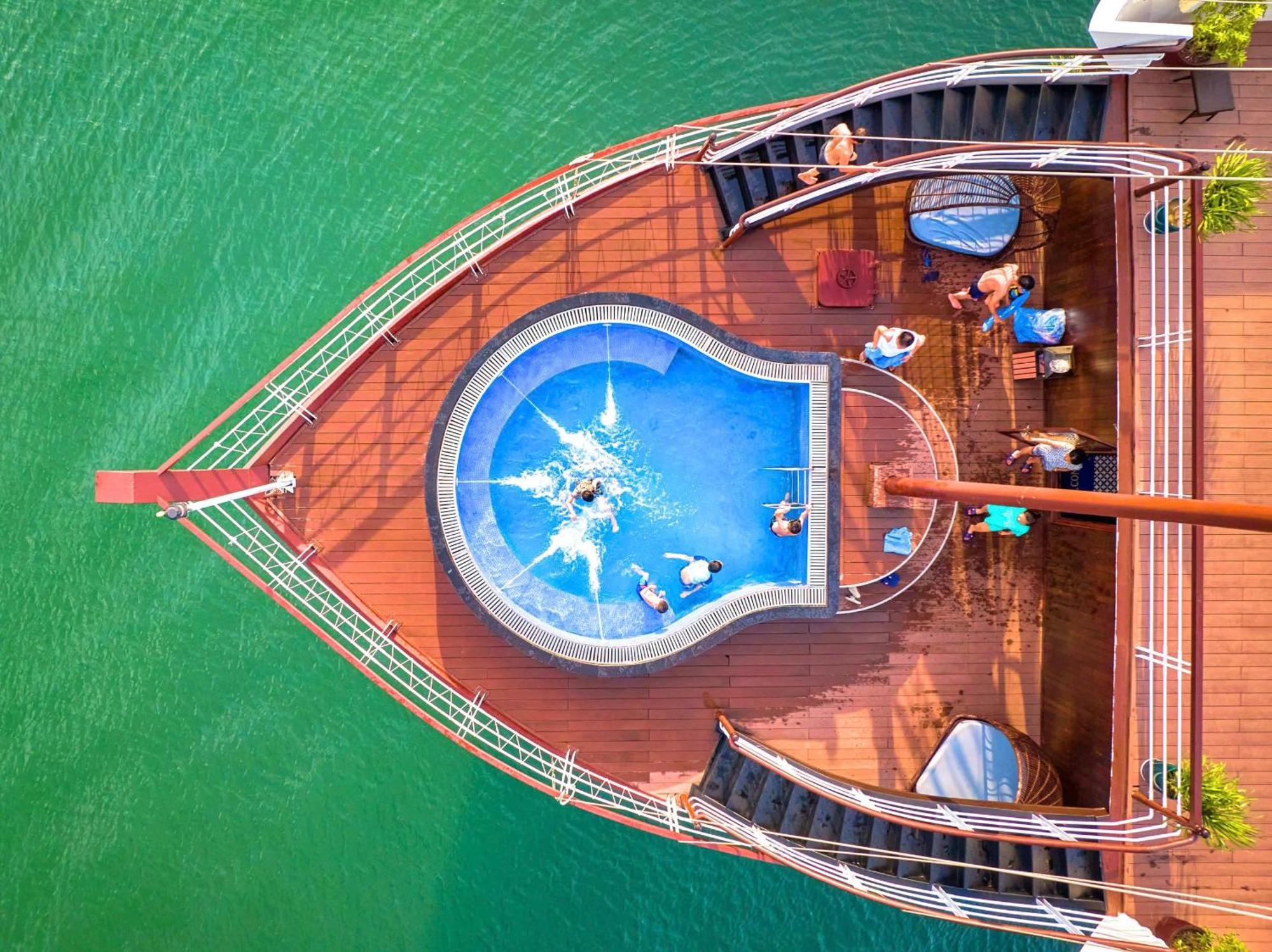 Le Journey Elegance Cruise Hotel Ha Long Eksteriør billede