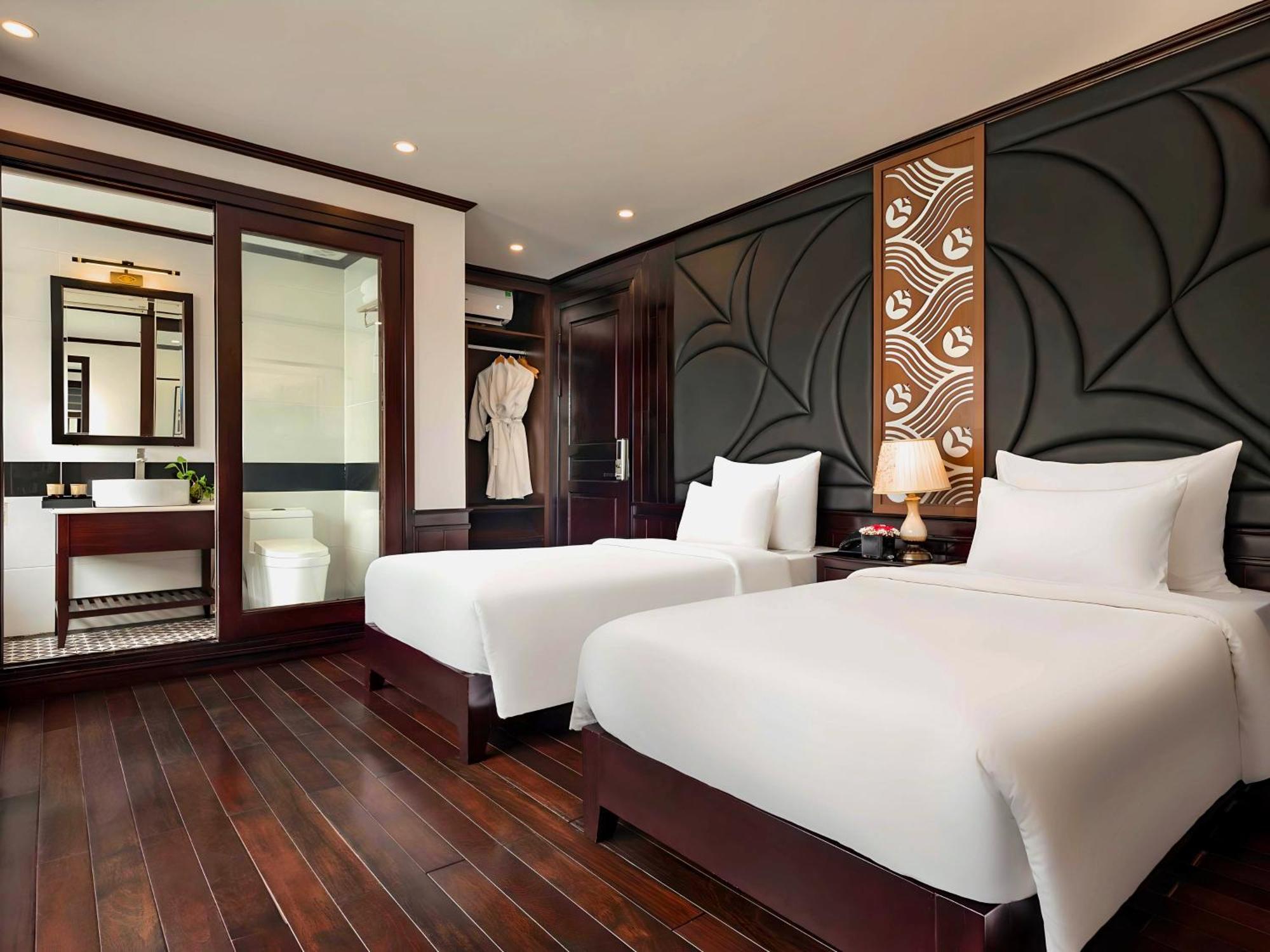 Le Journey Elegance Cruise Hotel Ha Long Eksteriør billede