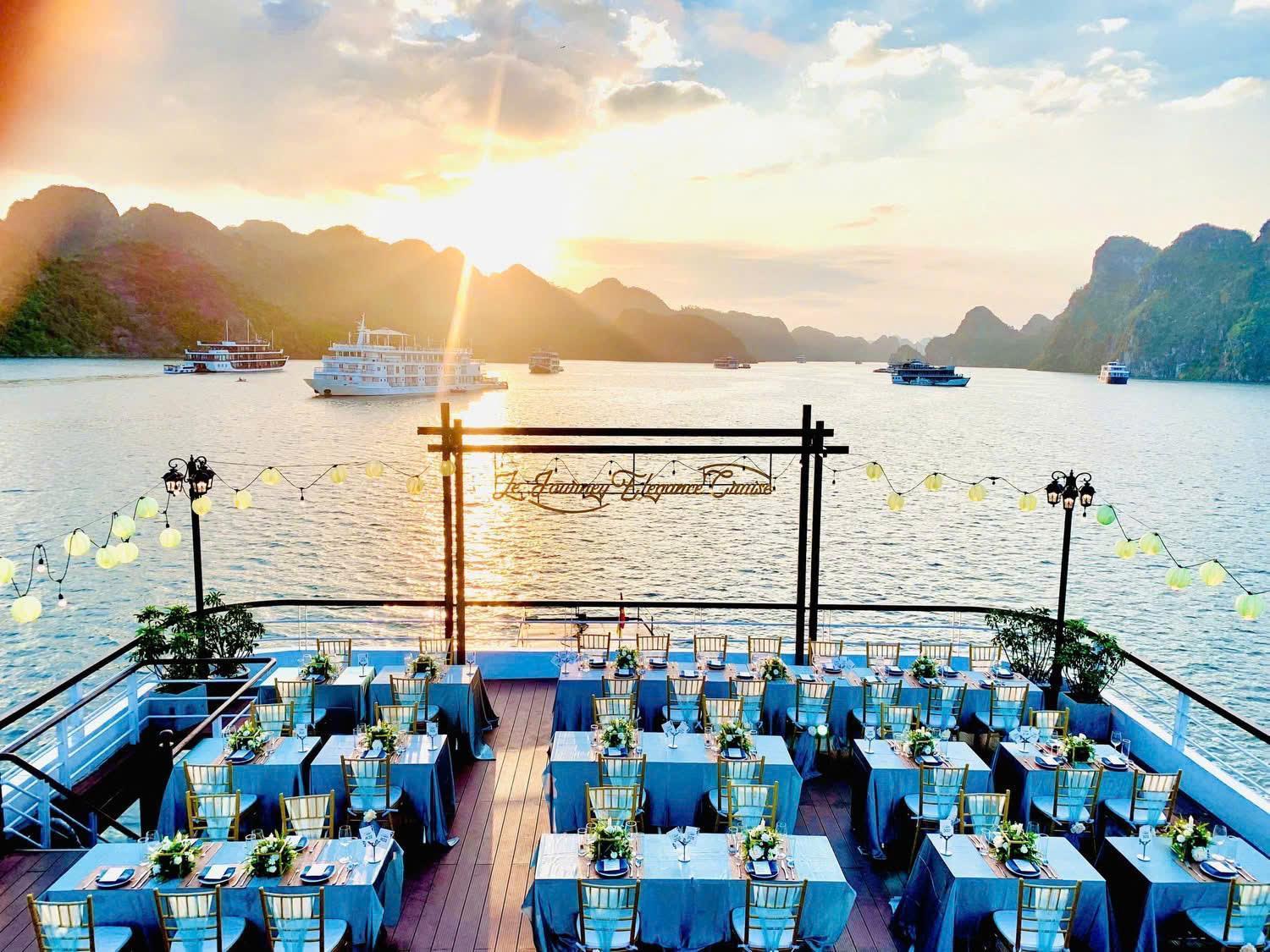 Le Journey Elegance Cruise Hotel Ha Long Eksteriør billede